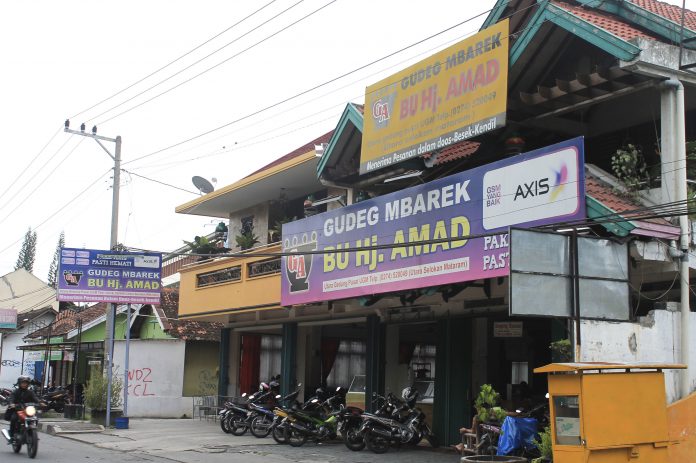 gudeg-bu-ahmad-3 (1)