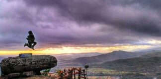 Destinasi Selo Langit Watu Payung yang Menyuguhkan View Apik Kota Jogja