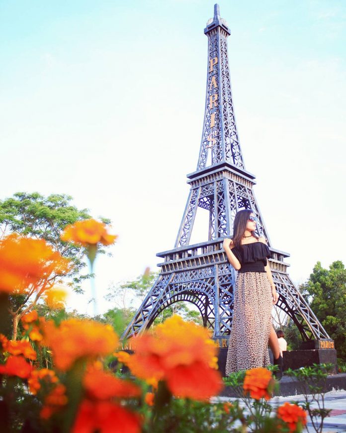 menara eiffel di kaliurang