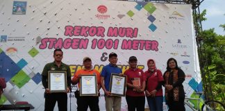 1016 Meter Stagen Terbentang di Kawasan Candi Banyunibo